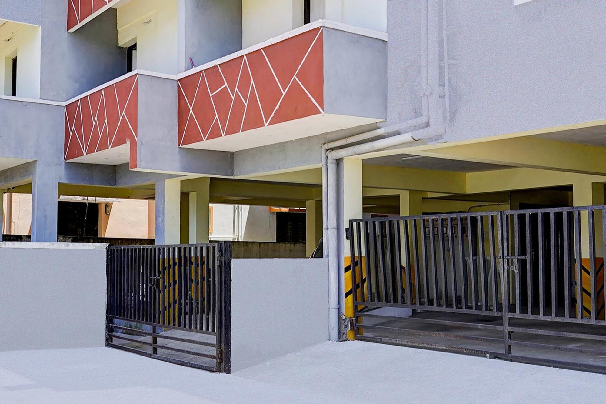 Collection O Sithalapakkam Medavakkam Formerly Srinivasa Residency Madrás Exterior foto