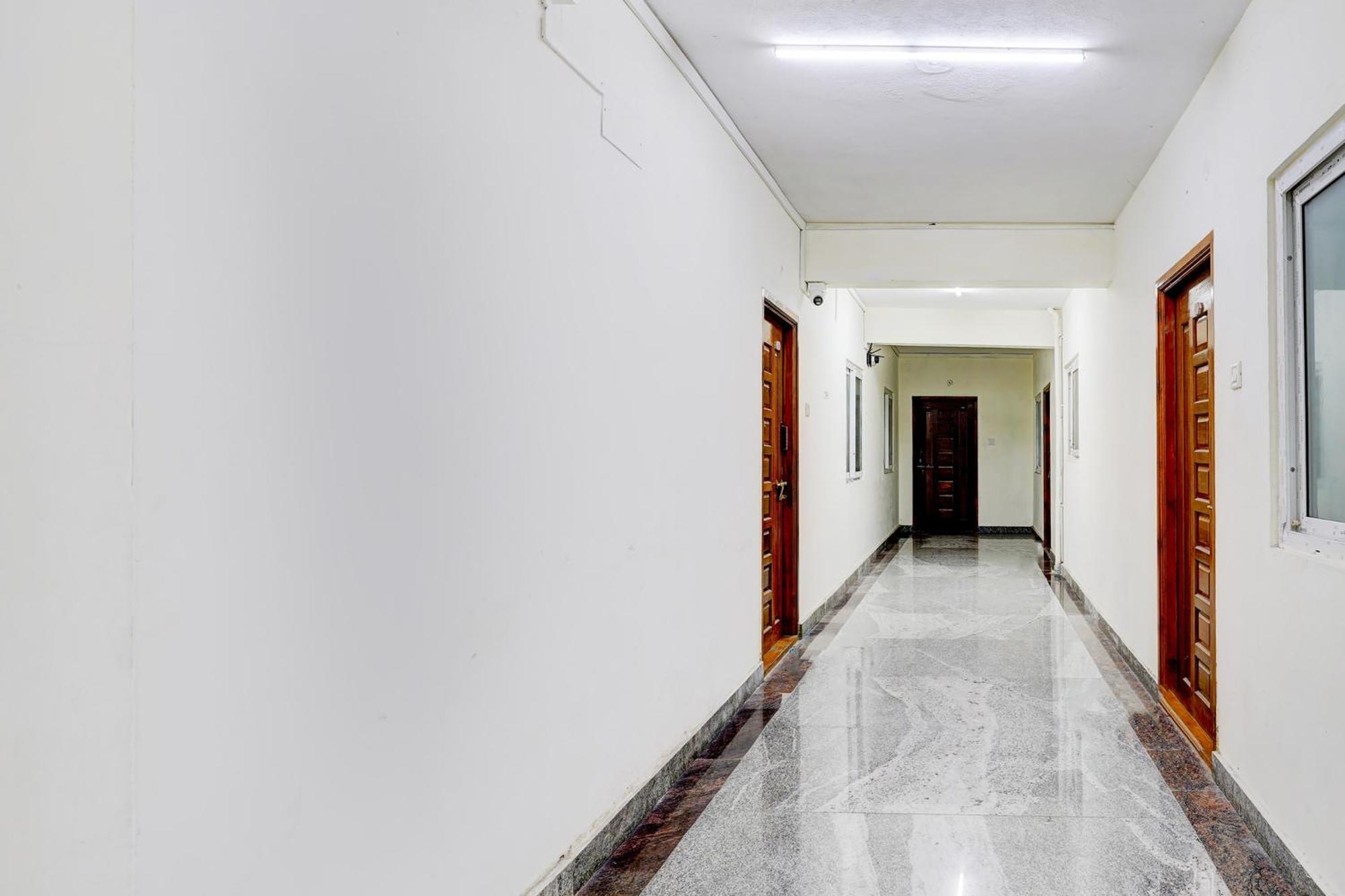 Collection O Sithalapakkam Medavakkam Formerly Srinivasa Residency Madrás Exterior foto